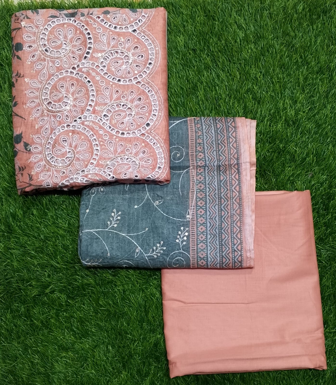 VS-Mariyah Embroidered with Printed Chikankari Dupatta Lawn 3pc D1