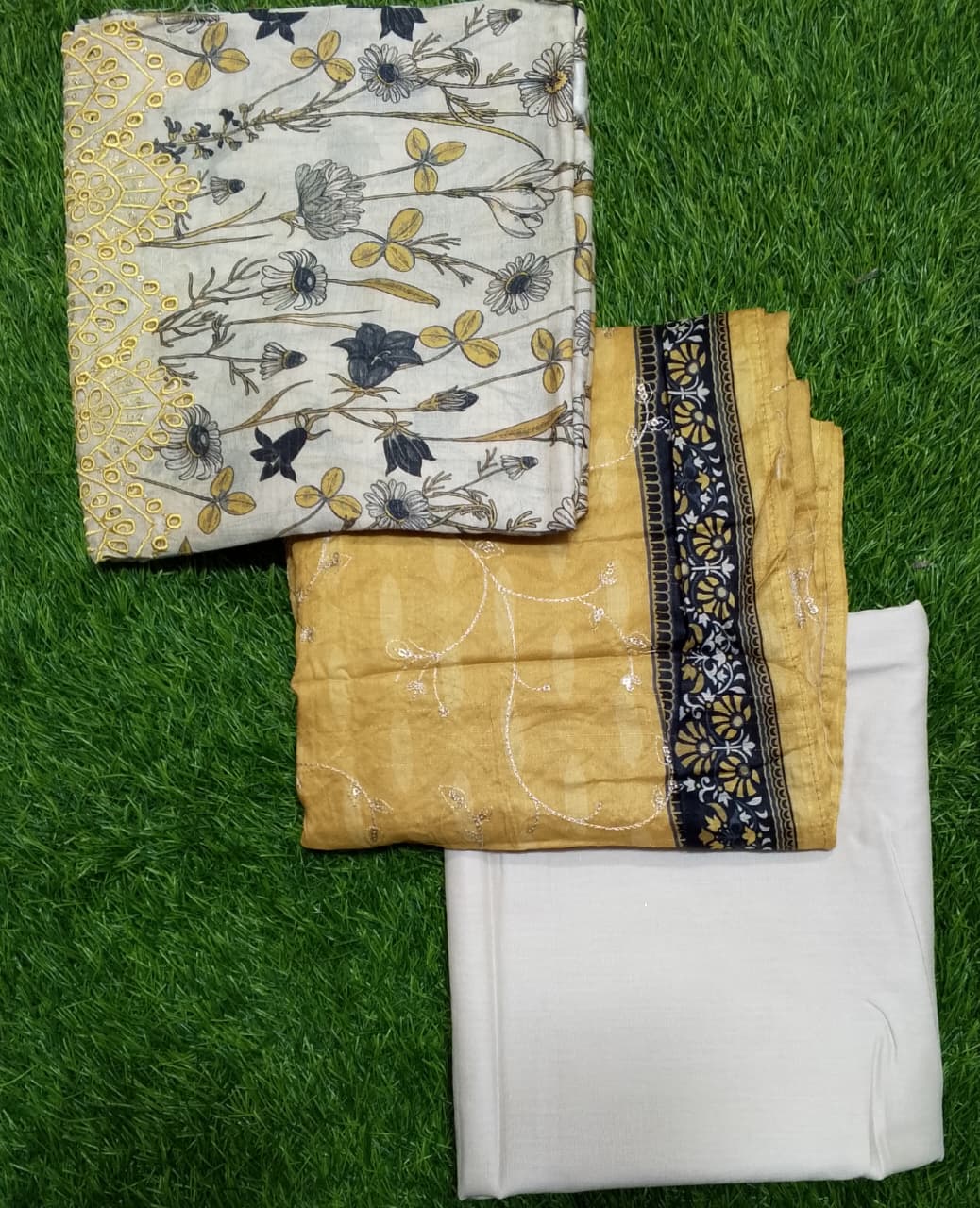 VS-Mariyah Embroidered with Printed Chikankari Dupatta Lawn 3pc D2