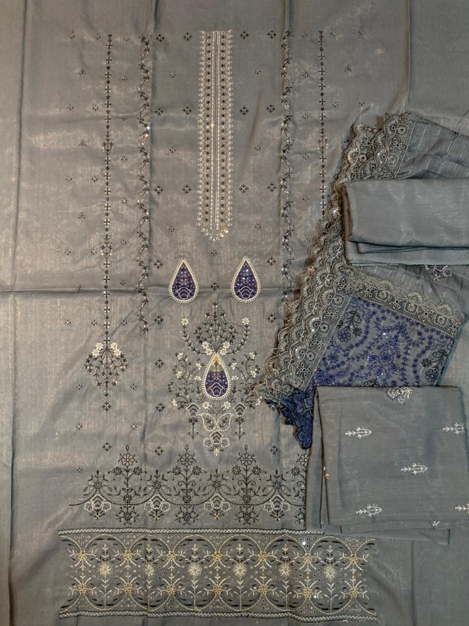 Embellish Fine Wool Embroidered 3pc D6