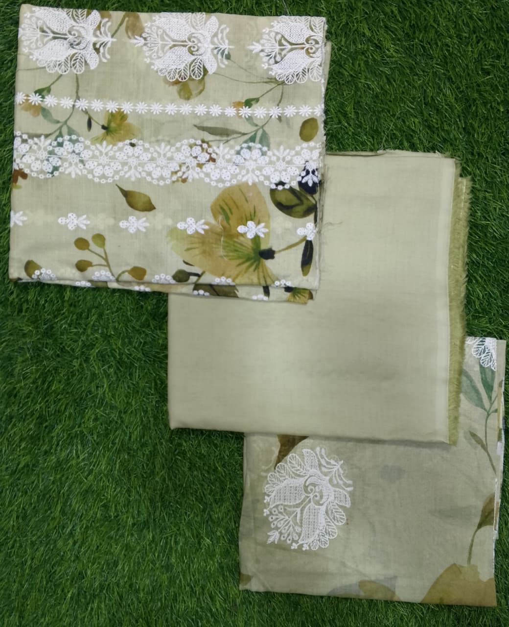 Rungbrung Digital Printed Embroidered Lawn 3pc D1