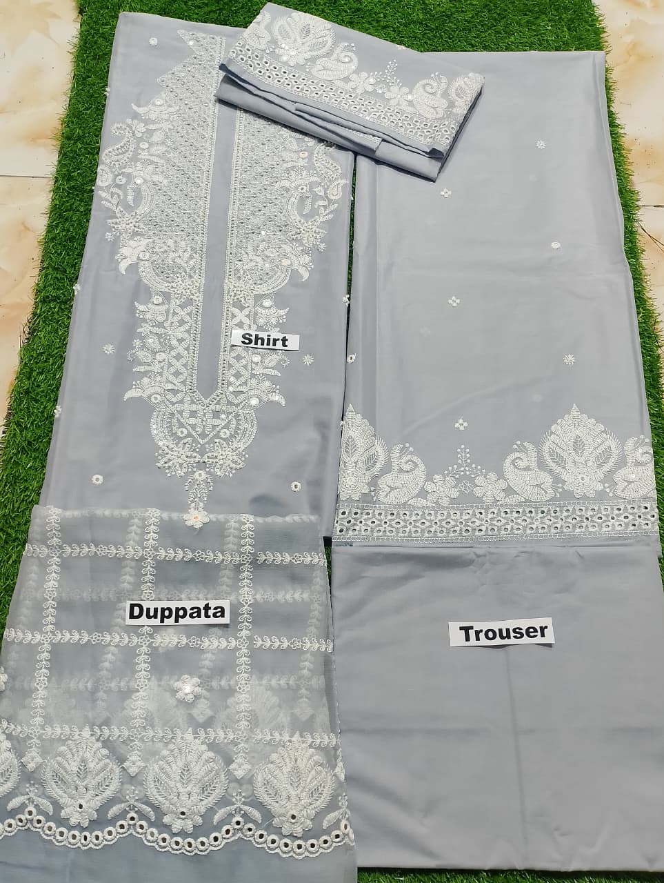 Bareeze White Embroidered Stone Chickankari Lawn 3pc D6