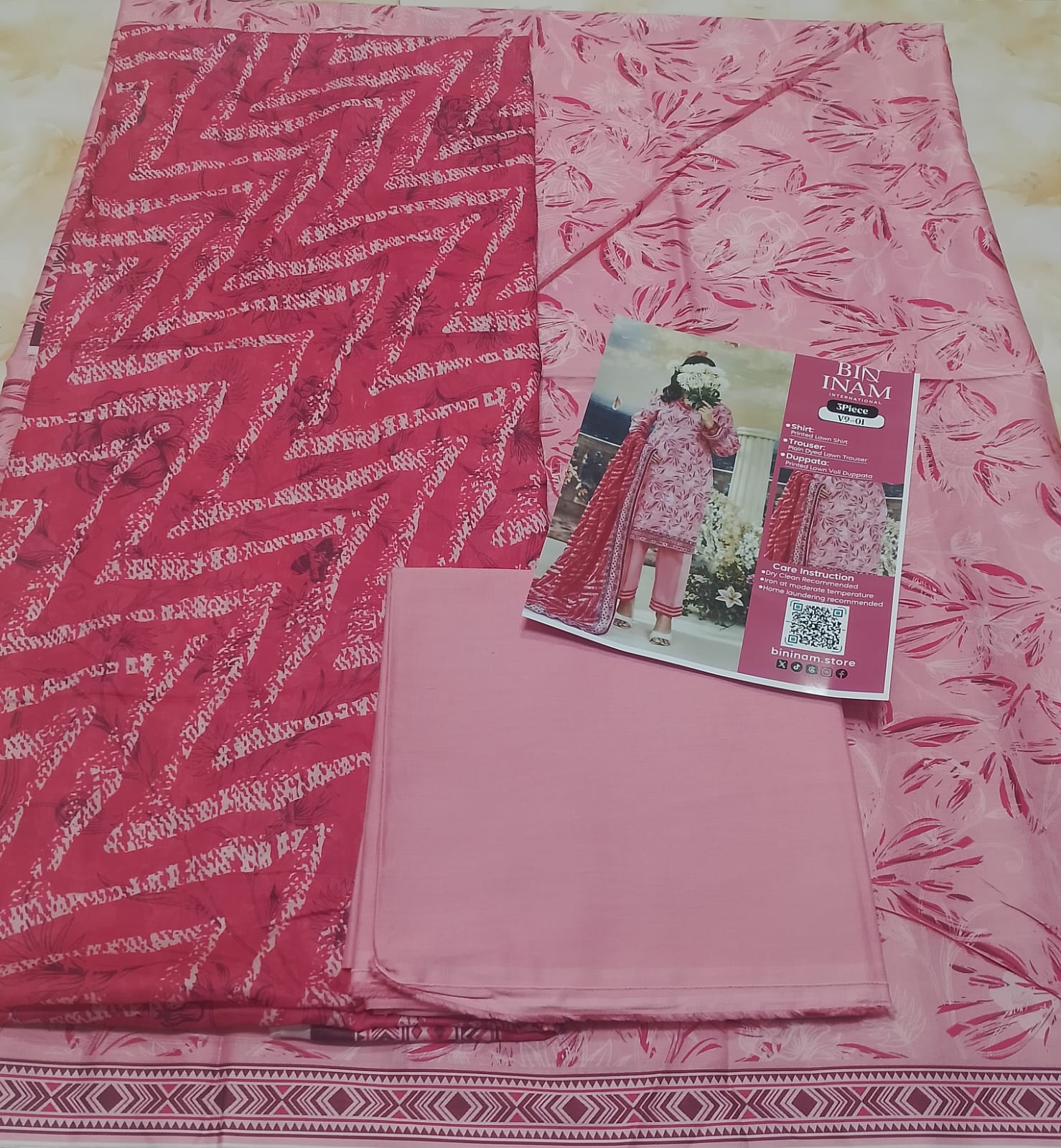 Bin Inam V9 Printed Premium Lawn 3pc D11