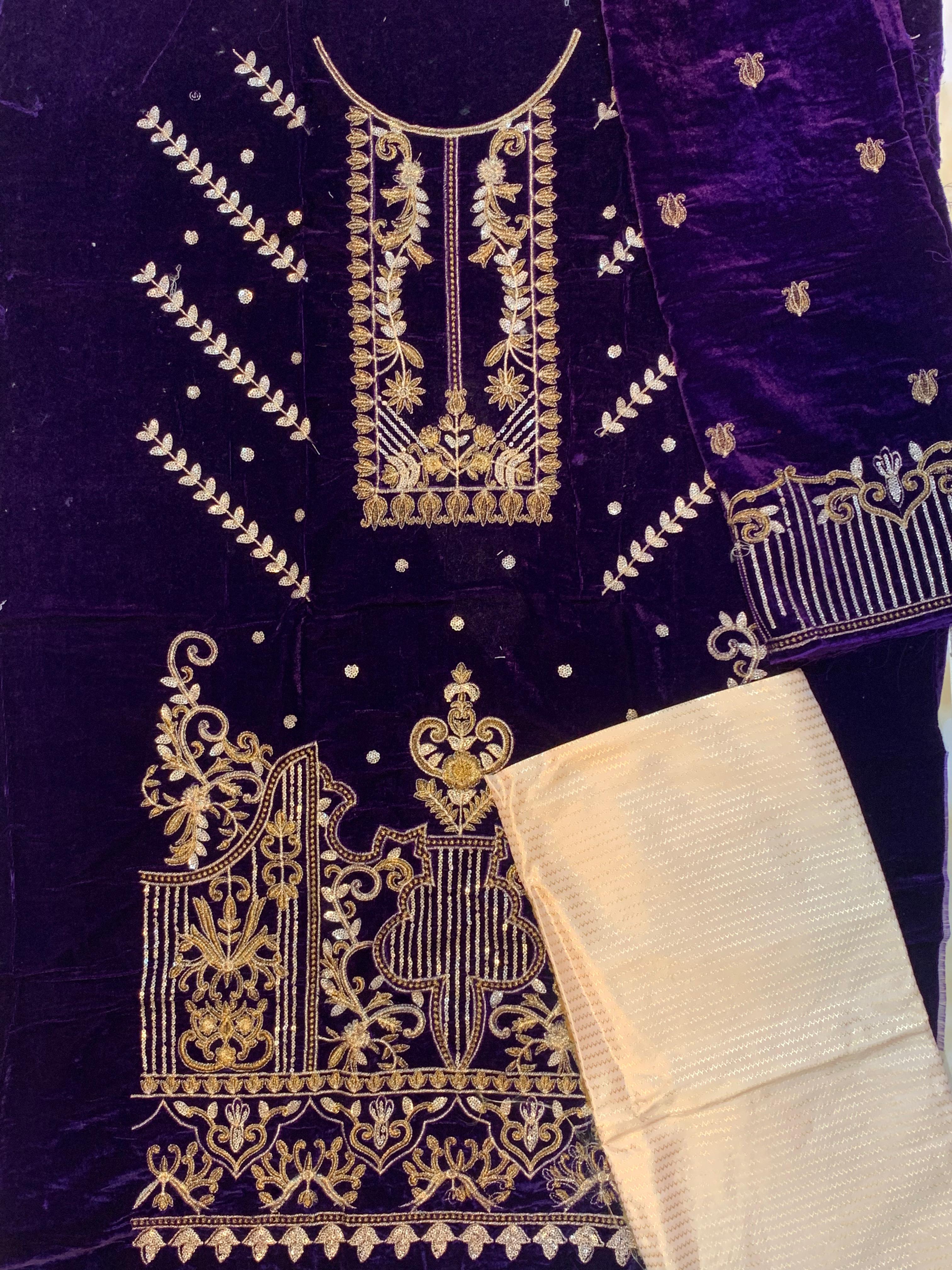 Bin Inam's Embroidered Velvet 2pc D2