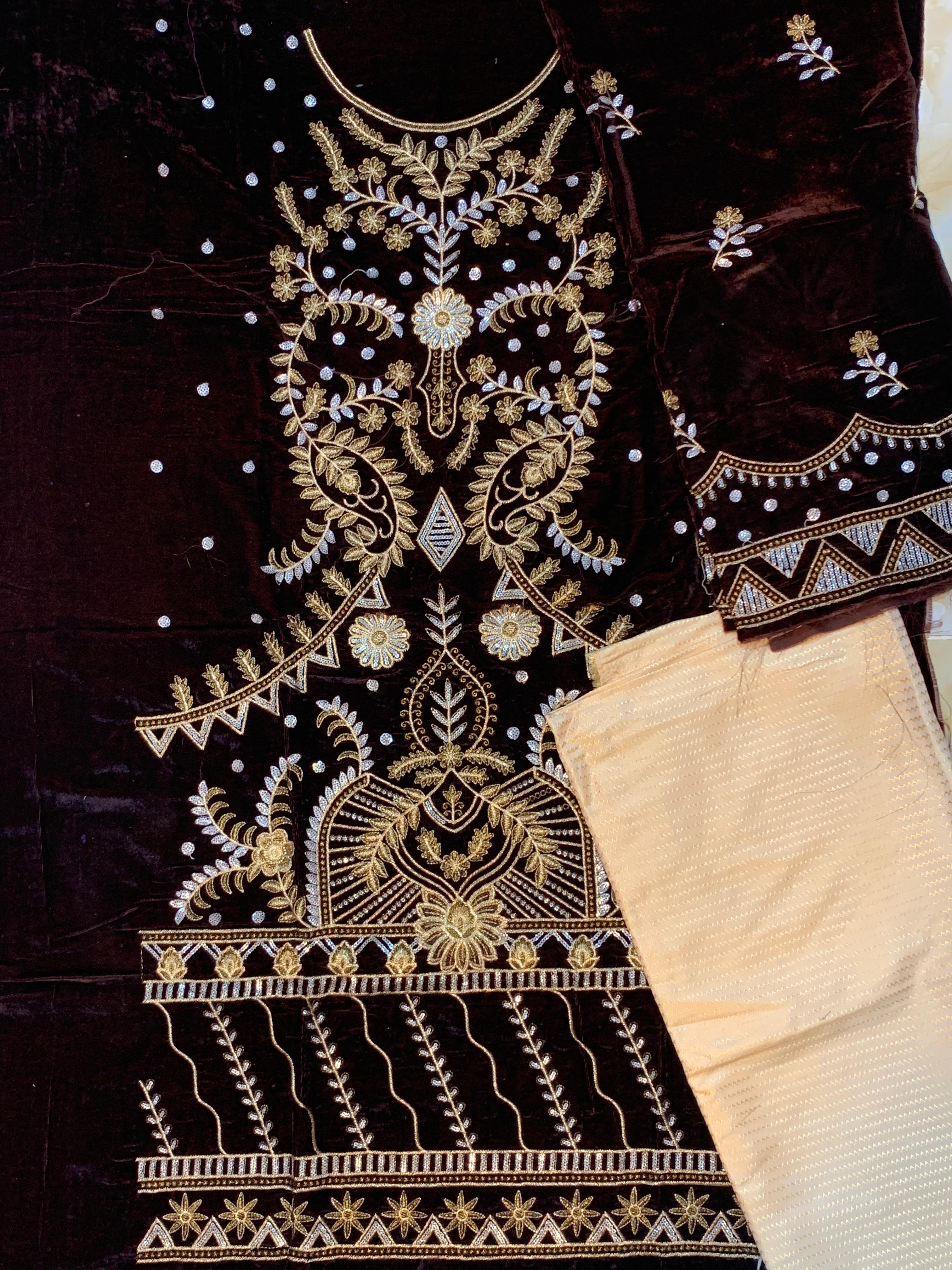 Bin Inam's Embroidered Velvet 2pc D6