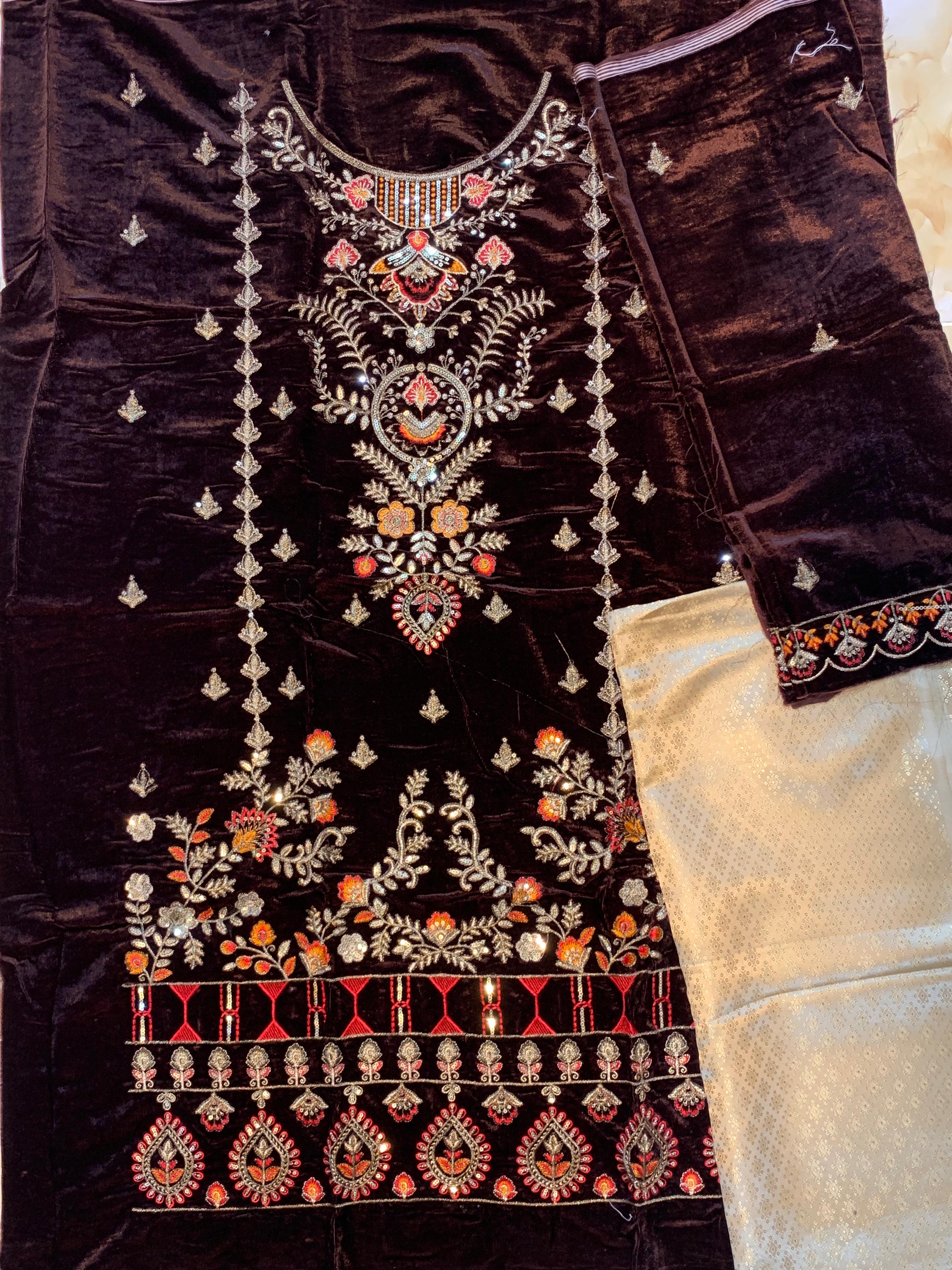 Bin Inam's Embroidered Velvet 2pc D8