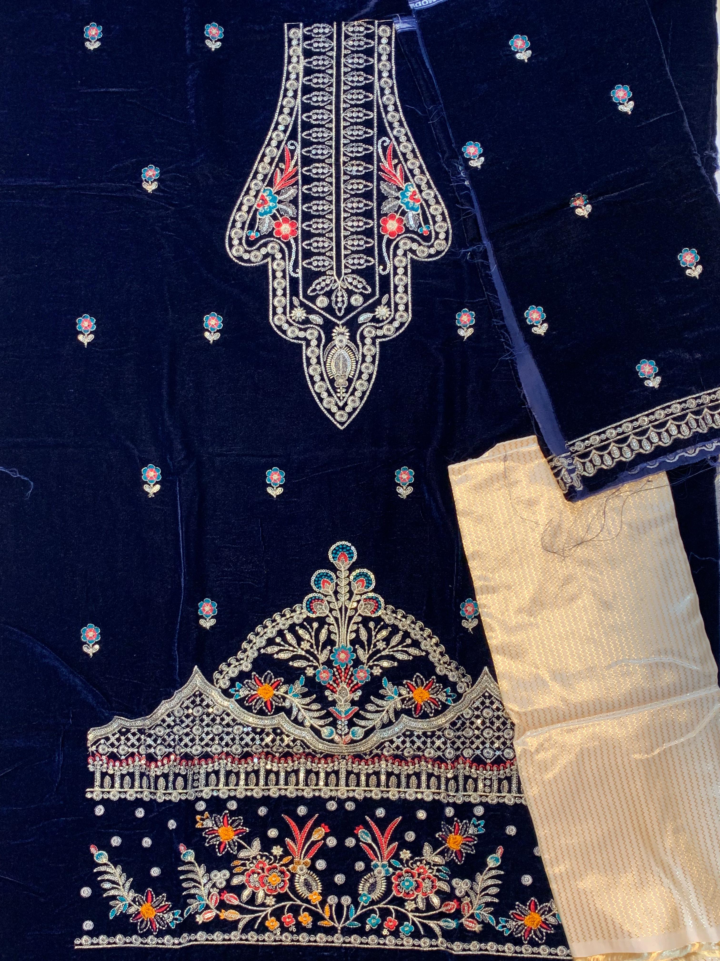 Bin Inam's Embroidered Velvet 2pc D5