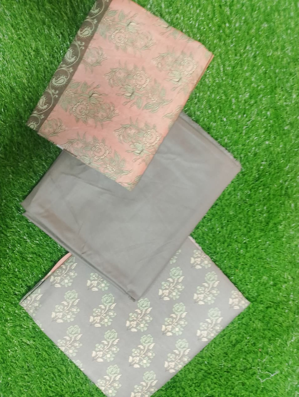 J. Luxury Printed Lawn 3pc Vol-2.D1