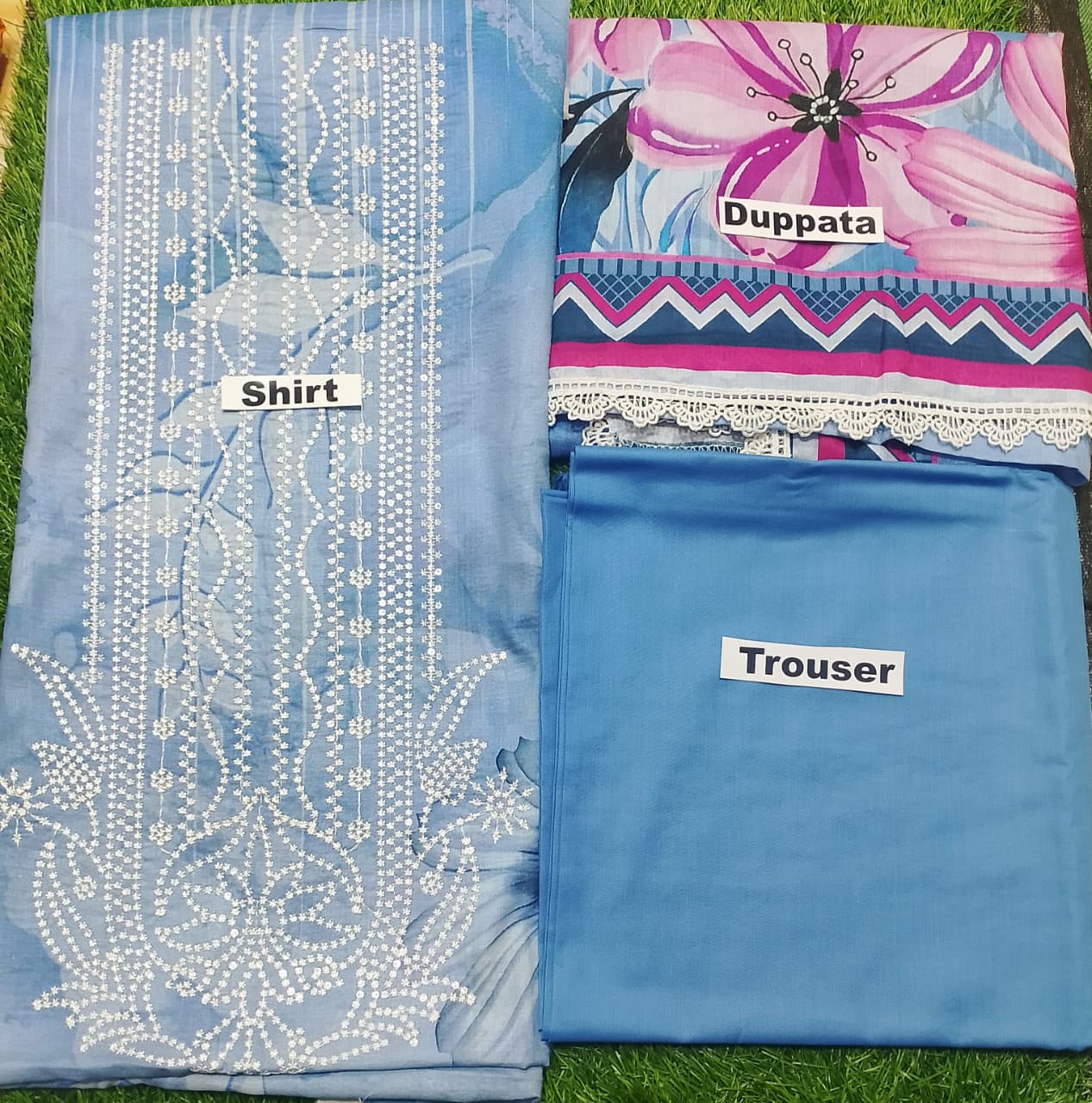 Muntaha Embroidered Luxury Fancy Embroidered 3pc D5