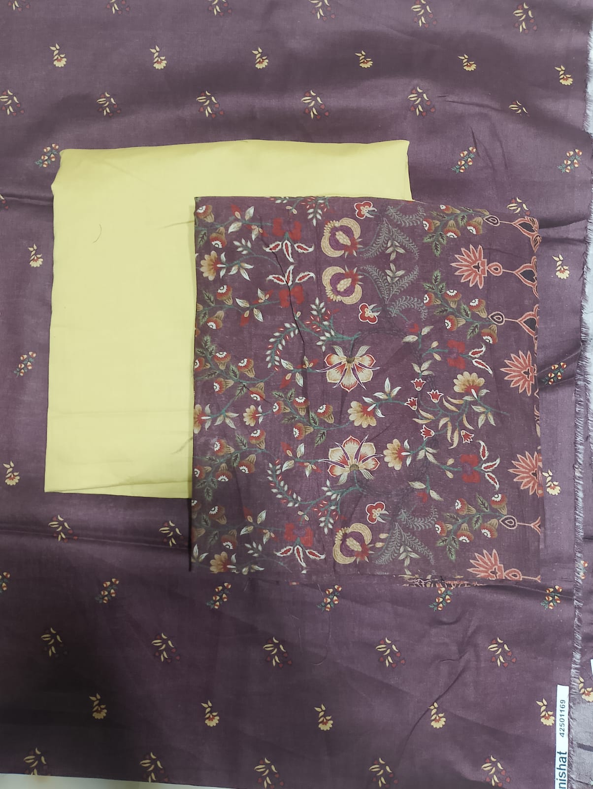 Nishat Premium Printed Lawn 3pc D4