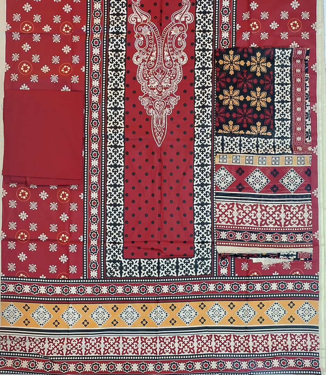 Nishat Luxury Printed Lawn 3pc Vol.2.D4