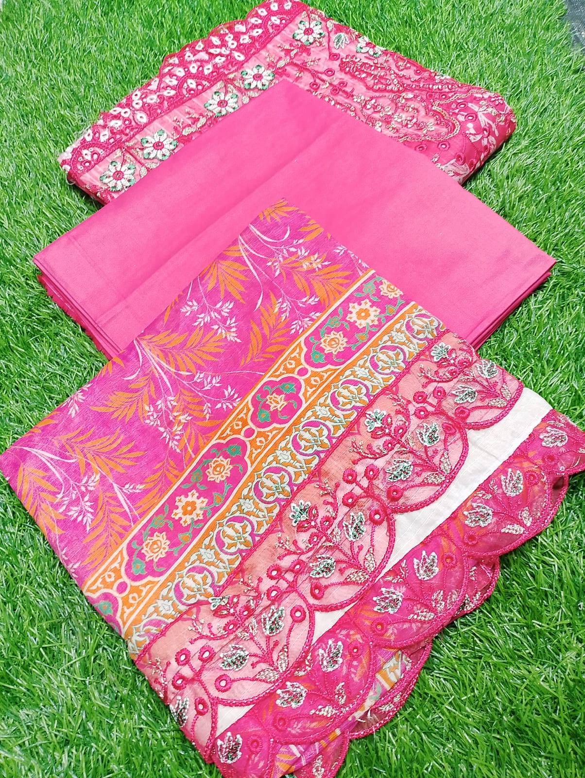 Rabail Premium Embroidered Summer Lawn 3PC Suit D4