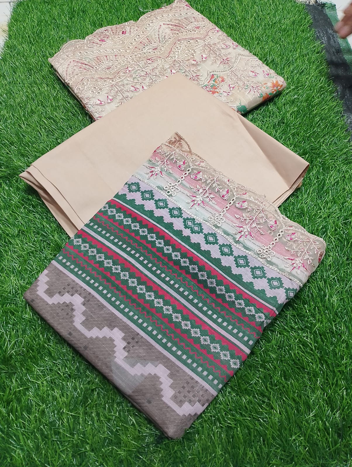 Rabail Premium Embroidered Summer Lawn 3PC Suit D5