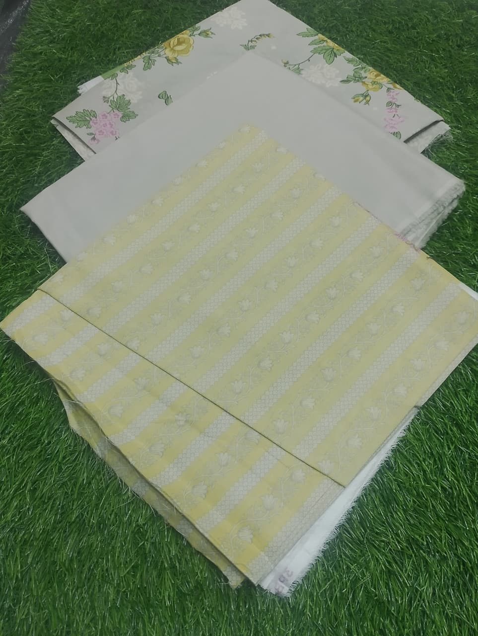 Sapphire Printed Premium Lawn 3pc Vol-2-D9