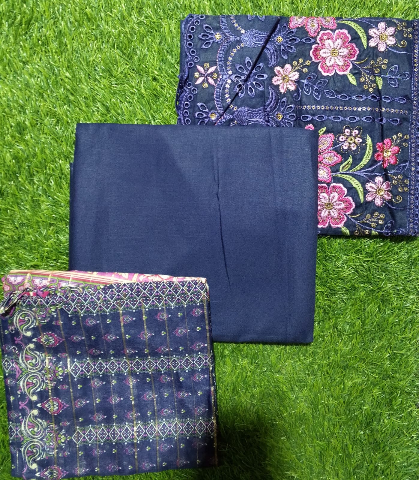 VS-ANMOL Embroidered with Printed Zari Dupatta 3pc-D1