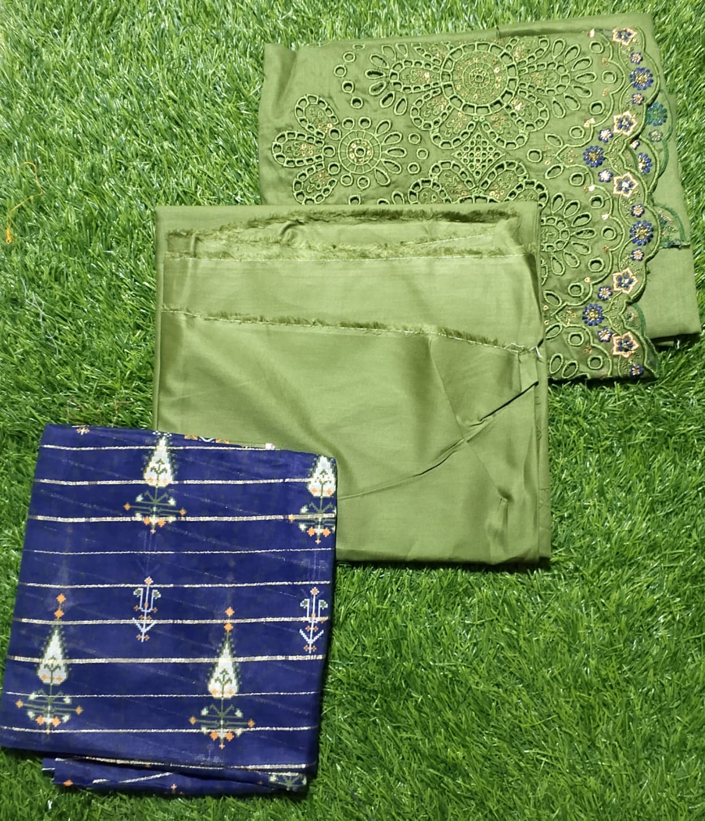 VS-ANMOL Embroidered with Printed Zari Dupatta 3pc-D8