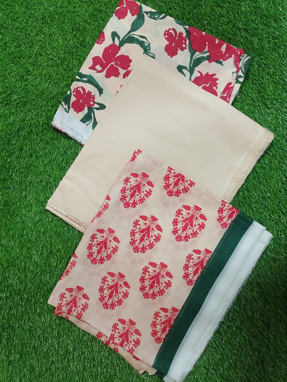 Alkaram Printed Luxury Lawn 3pc D01