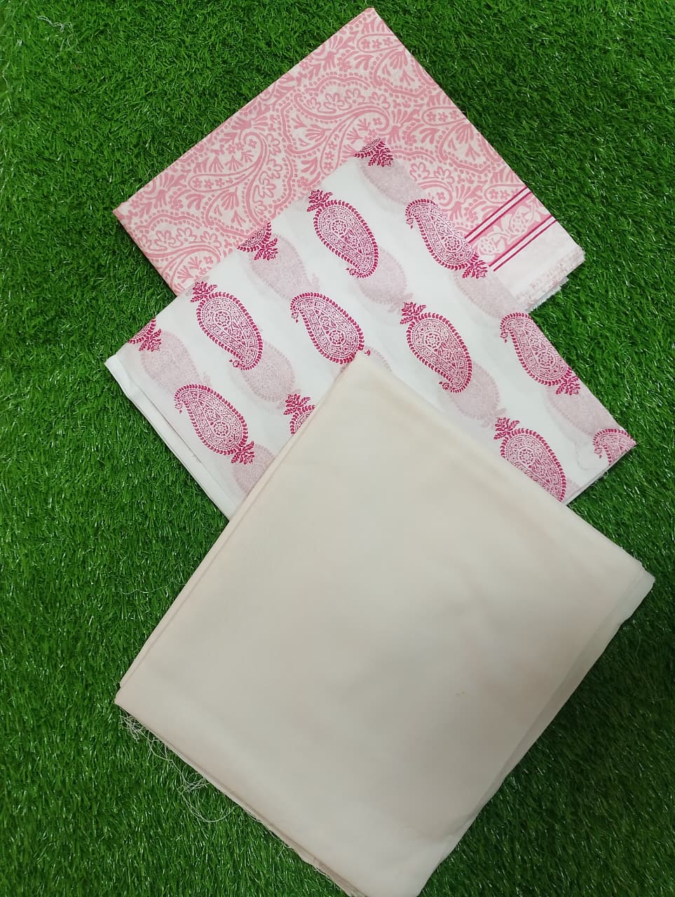 Alkaram Printed Luxury Lawn 3pc D02