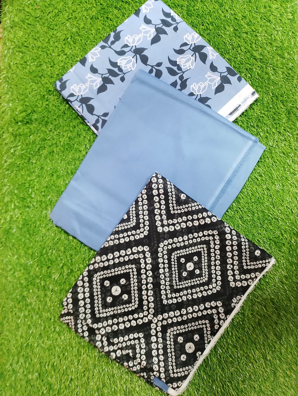 Alkaram Printed Luxury Lawn 3pc D06