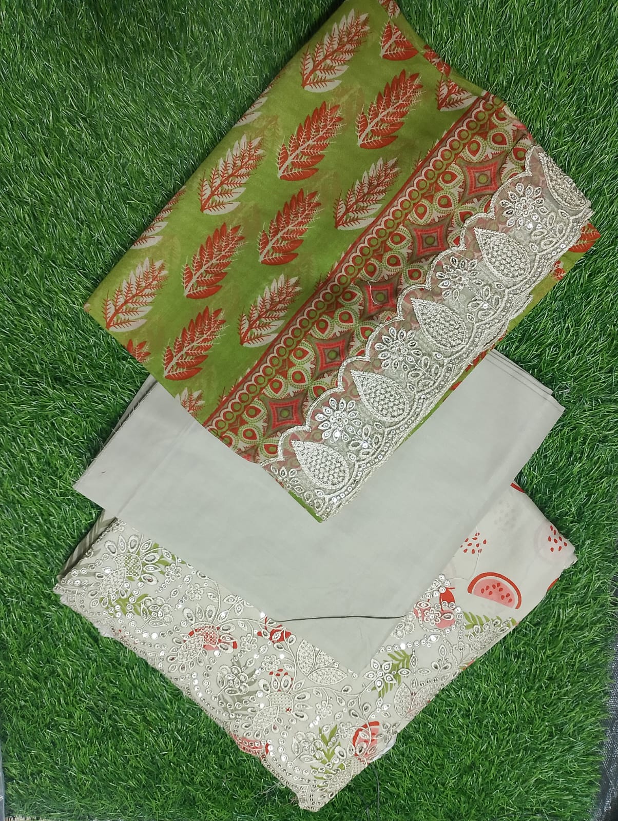 ZESH Printed Embroidered Lawn 3pc-D9