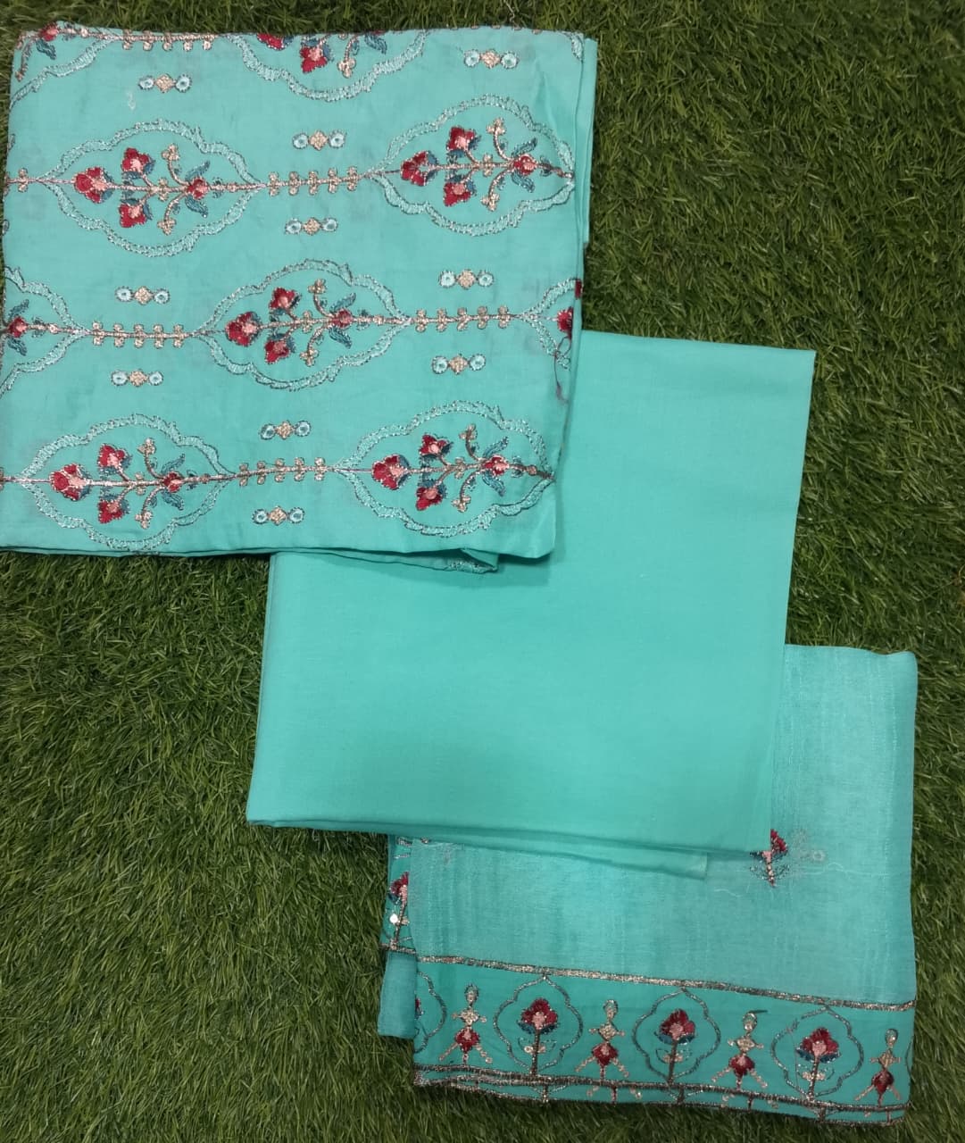 Bareeze Embroidered Lawn 3pc D2