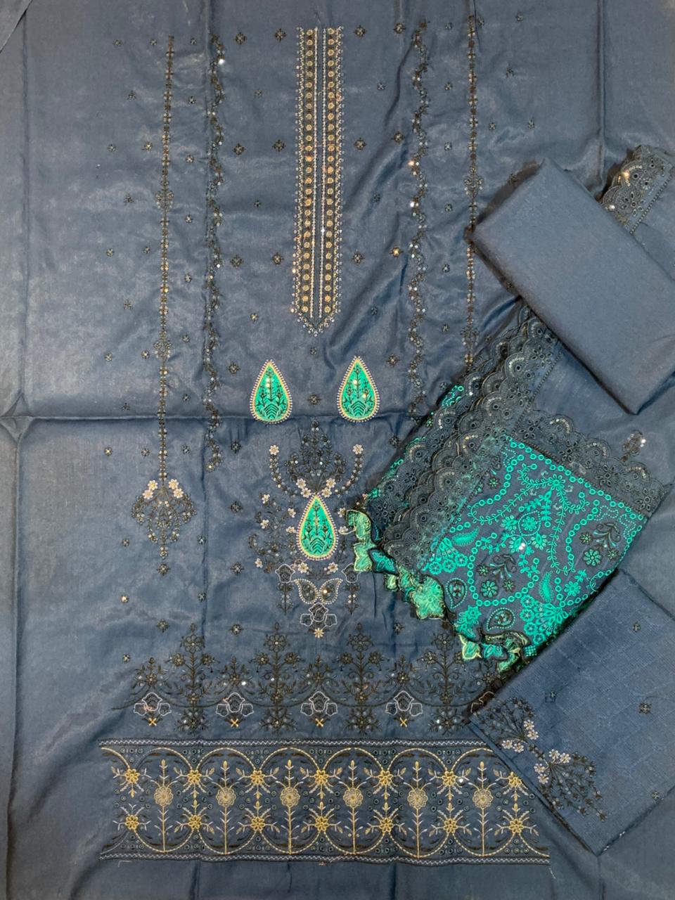 Embellish Fine Wool Embroidered 3pc D3