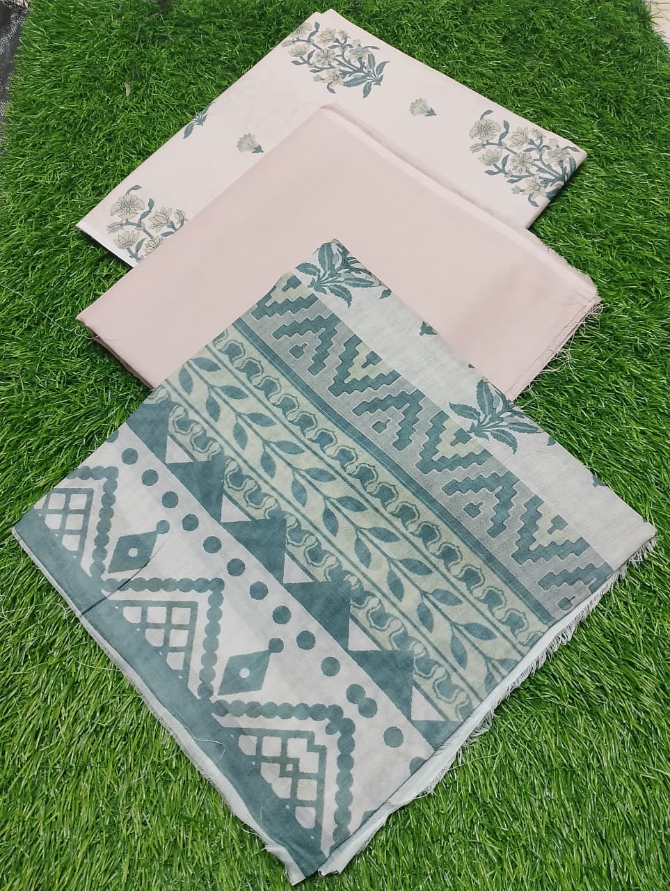 J. Luxury Printed Lawn 3pc Vol-3.D3