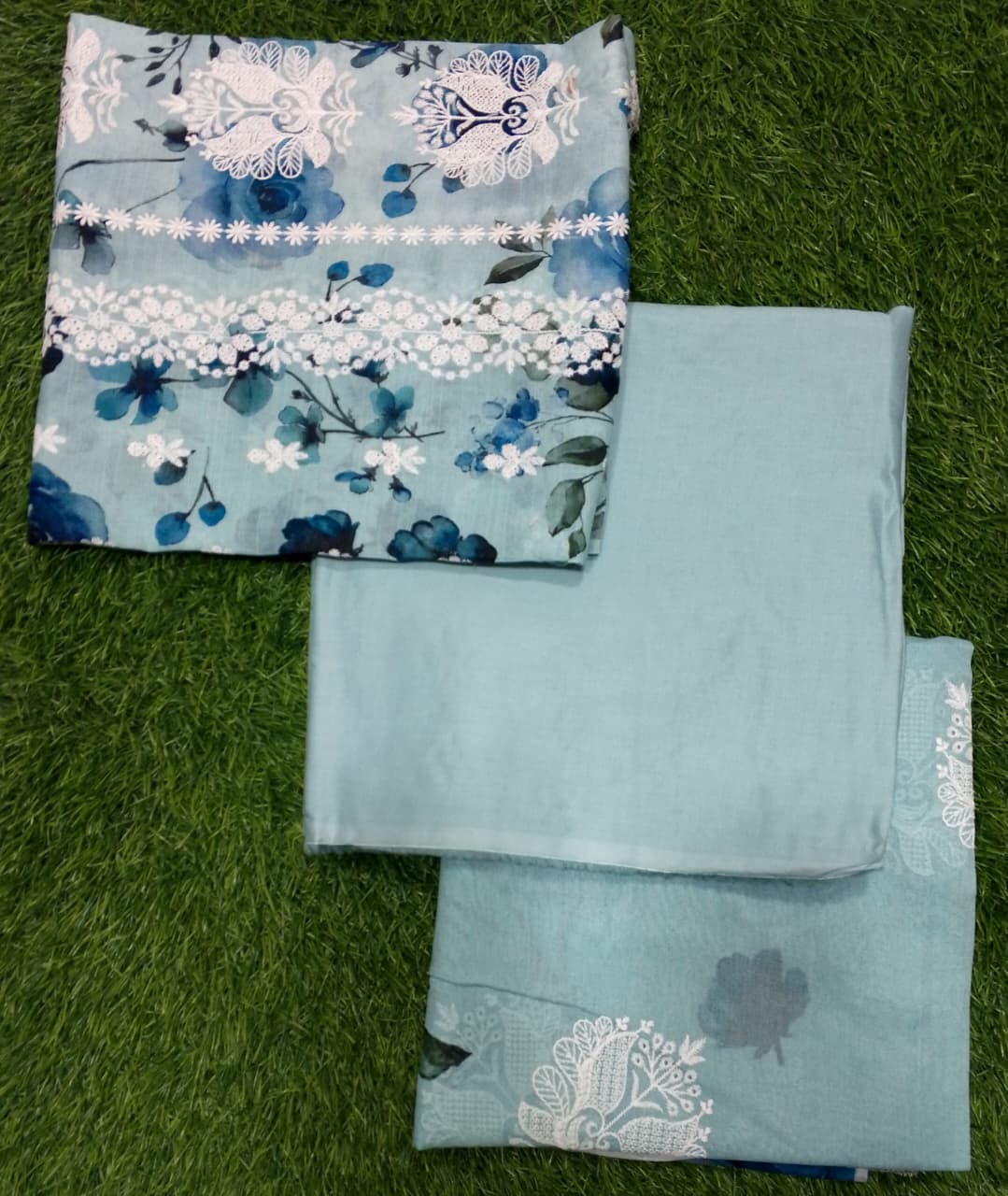 Rungbrung Digital Printed Embroidered Lawn 3pc D2