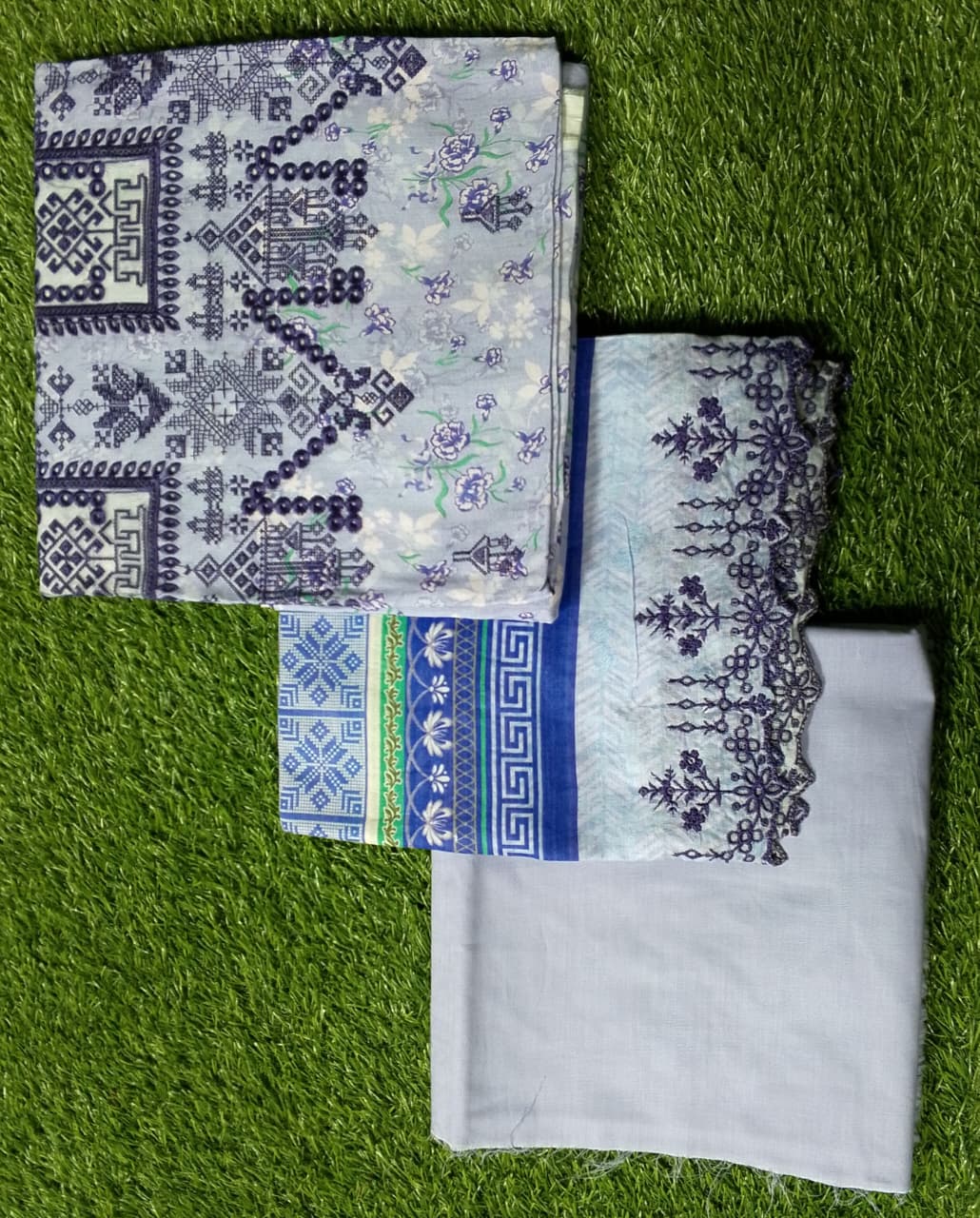 Salina Cutwork Premium Embroidered Lawn 3pc D9