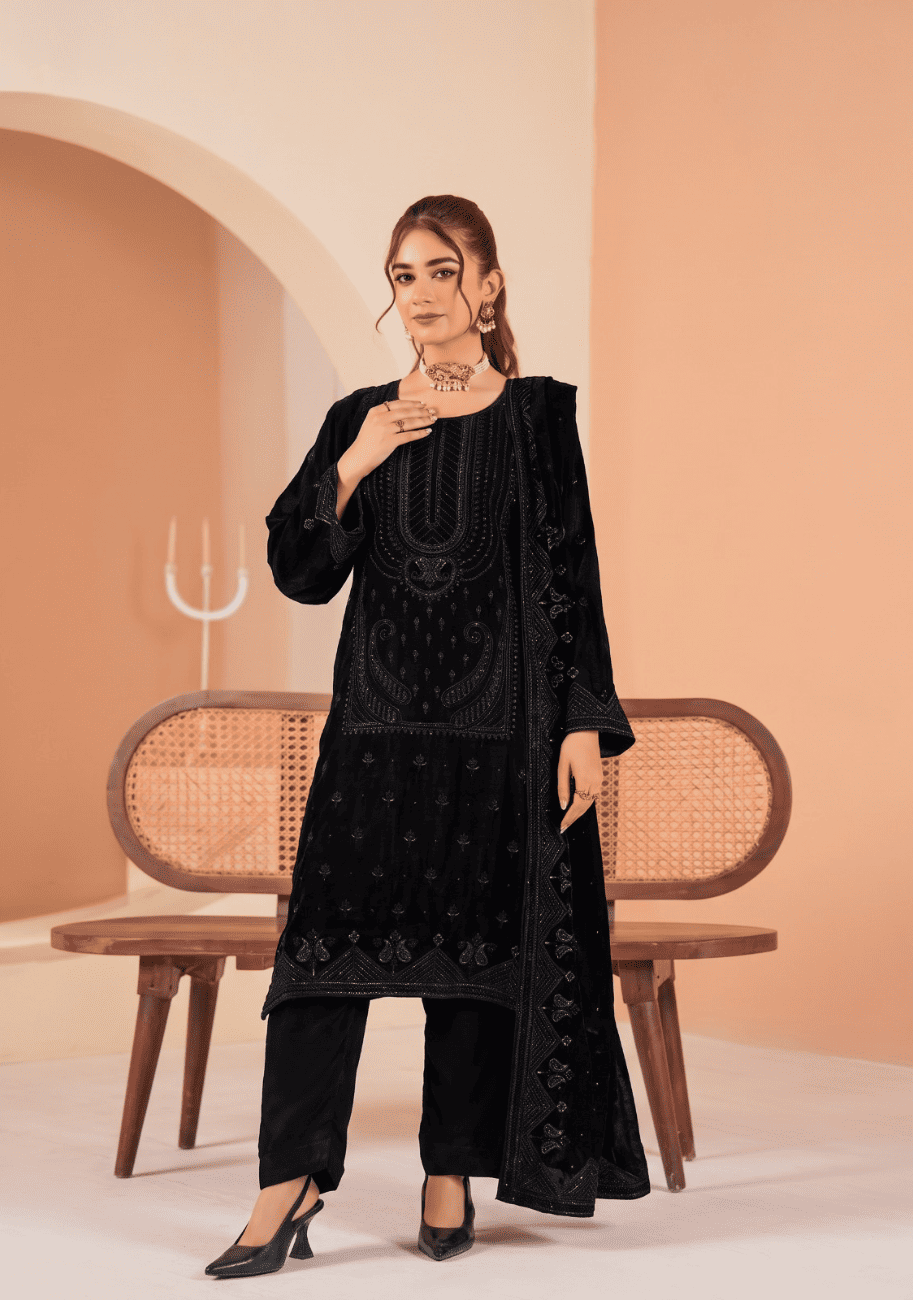 Gulzar Yousaf Velvet Embroidered 3PC V1-D5