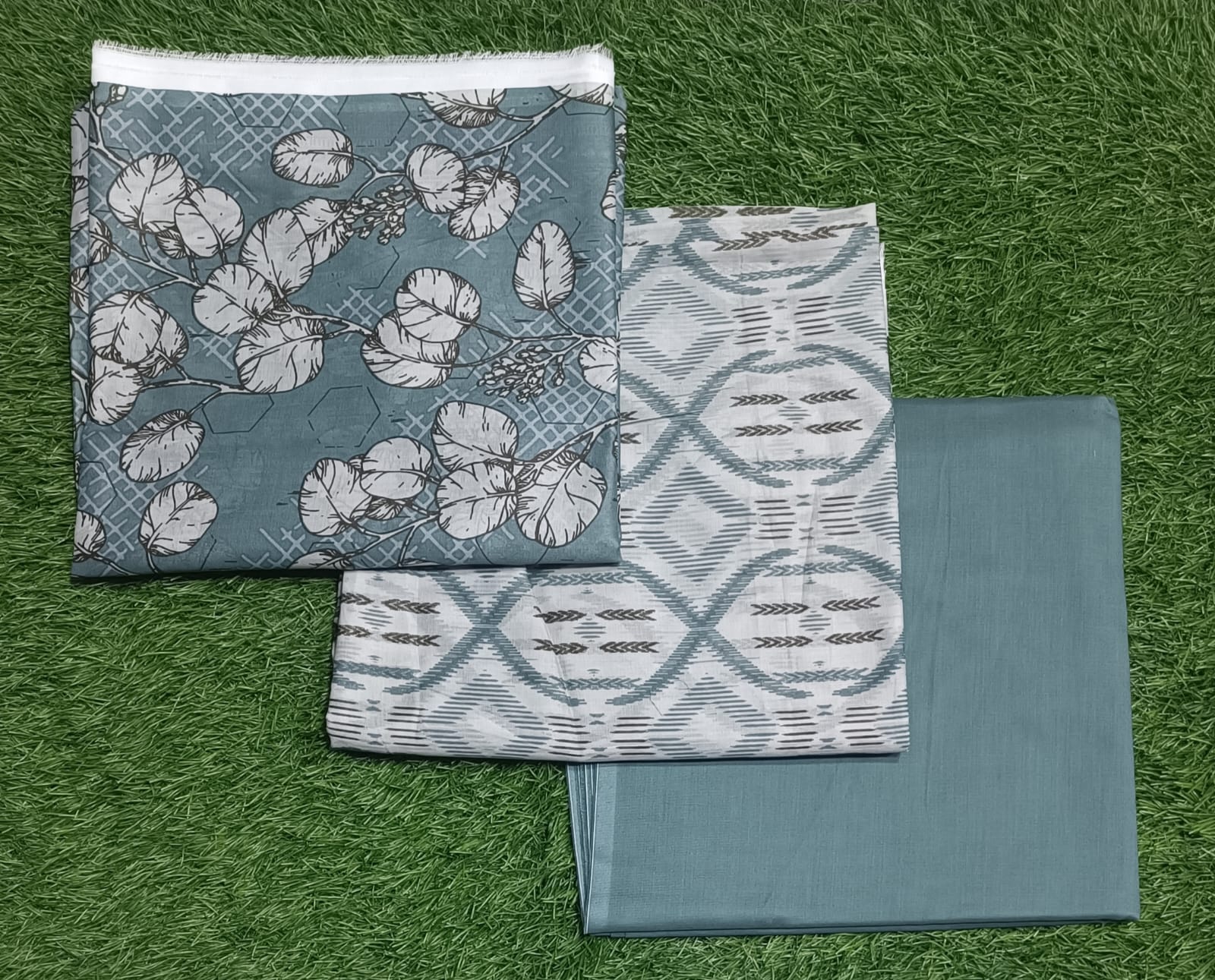 Zesh Women's Printed Lawn 3pc Suit Vol-1 D7