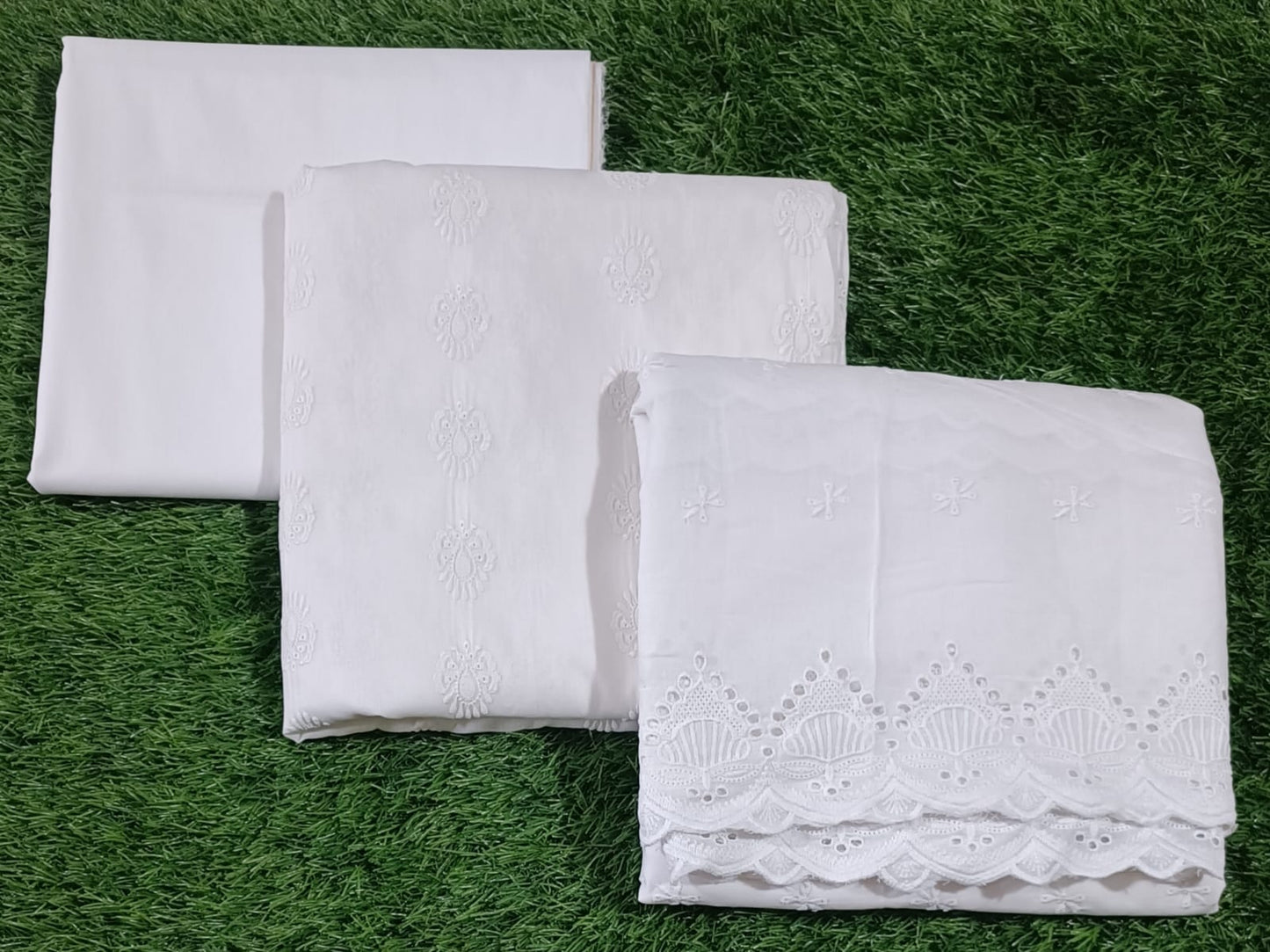 WHITE CHICKEN EMBROIDERED 3PC D6