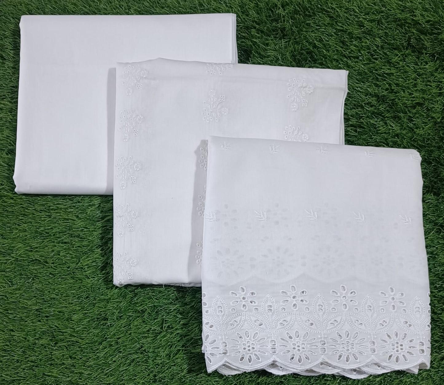 WHITE CHICKEN EMBROIDERED 3PC D4