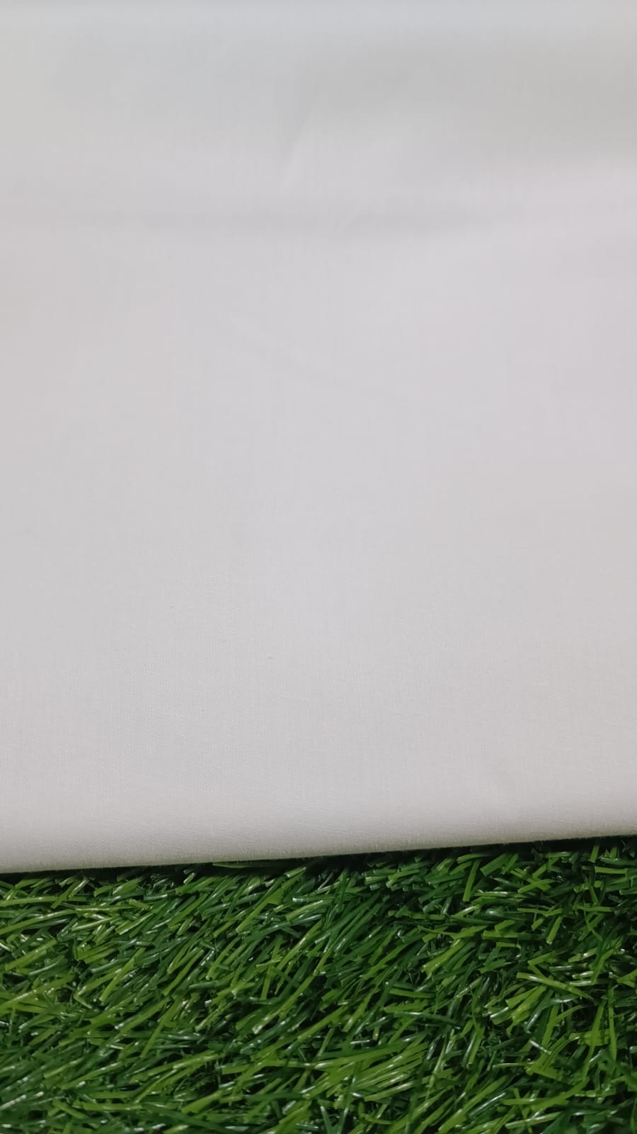 WHITE CHICKEN EMBROIDERED 3PC D4