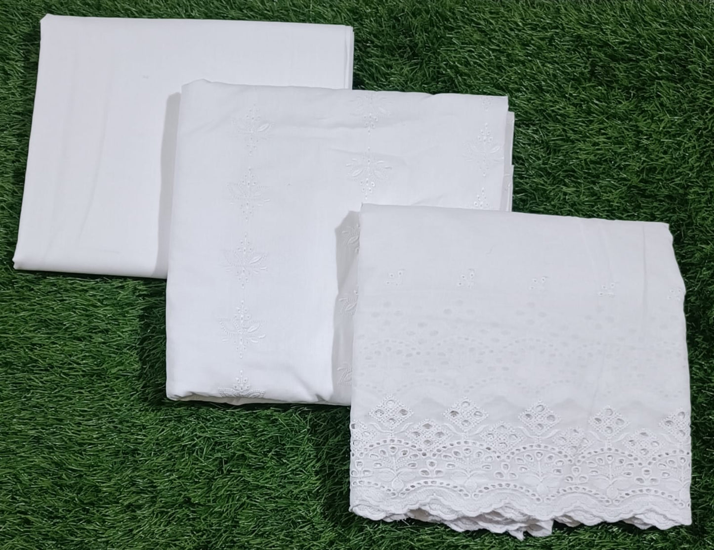 WHITE CHICKEN EMBROIDERED 3PC D3
