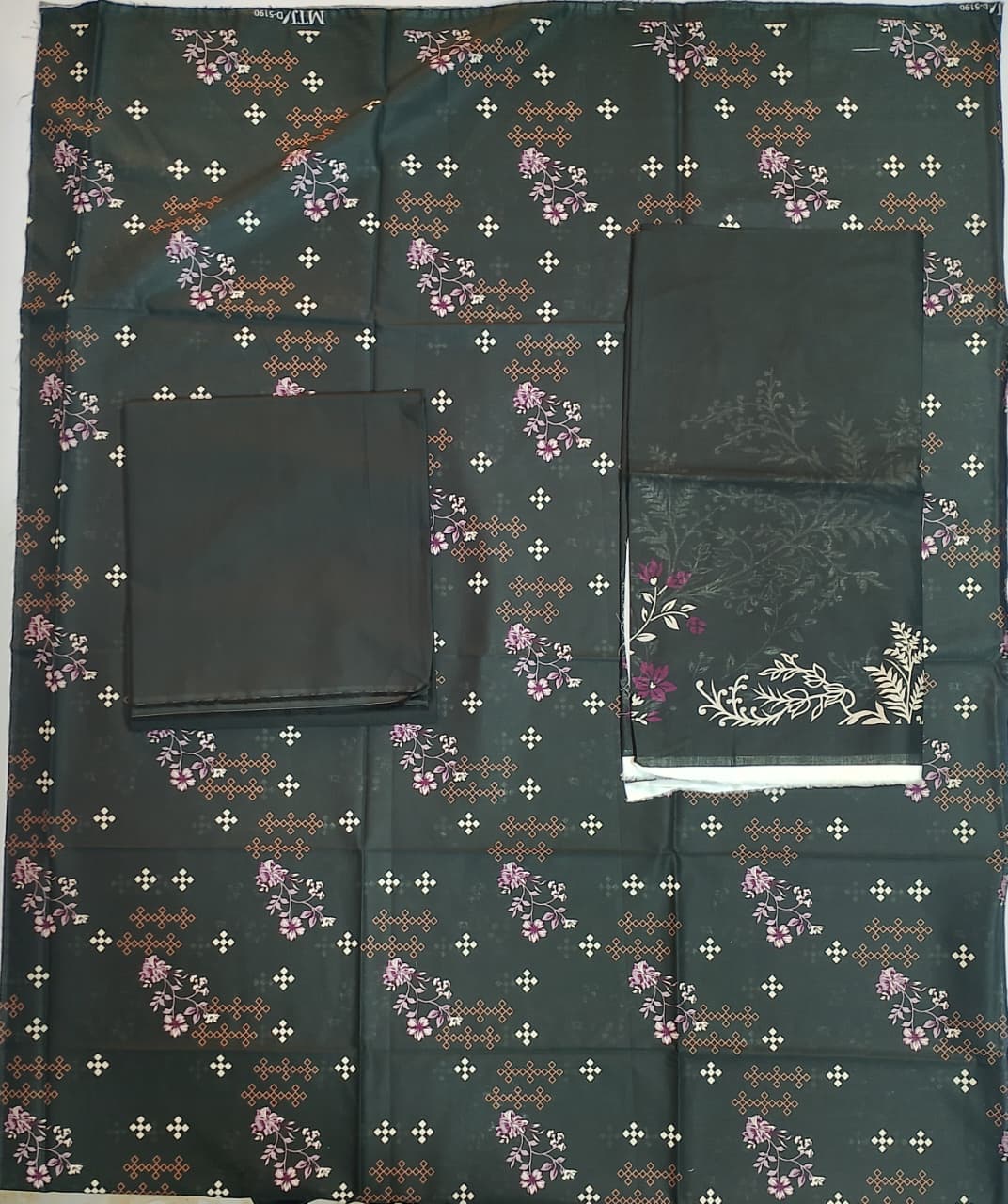 MTJ Premium Printed Lawn 3pc Vol-6 D4