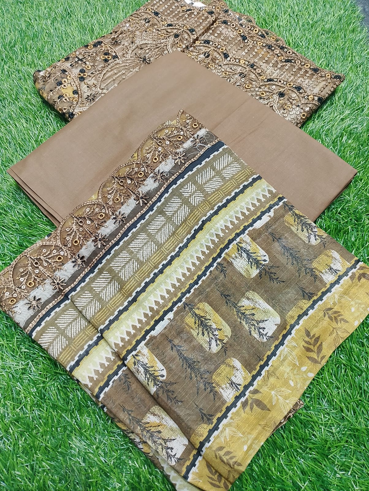 Rabail Premium Embroidered Summer Lawn 3PC Suit D1