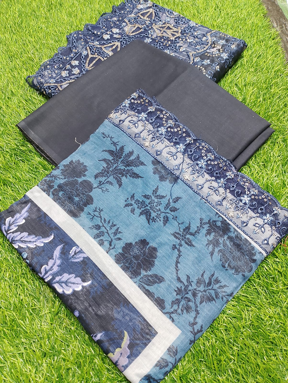 Rabail Premium Embroidered Summer Lawn 3PC Suit D3