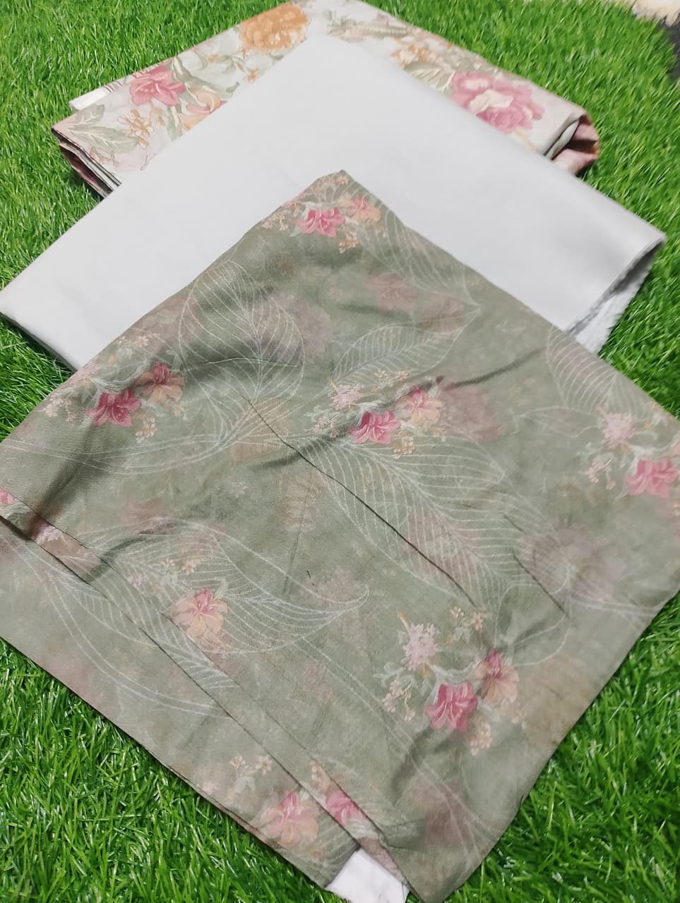 Safina Premium Printed Lawn 3pc Suit D5