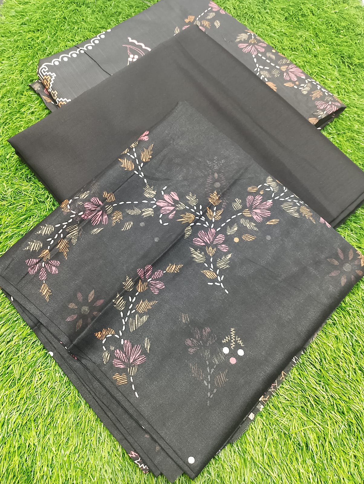 SAYA Premium Printed Lawn 3Pc Vol.07-D9