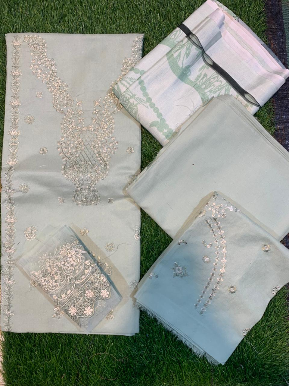 Bin Inam Luxury Embroidered 3pc D2