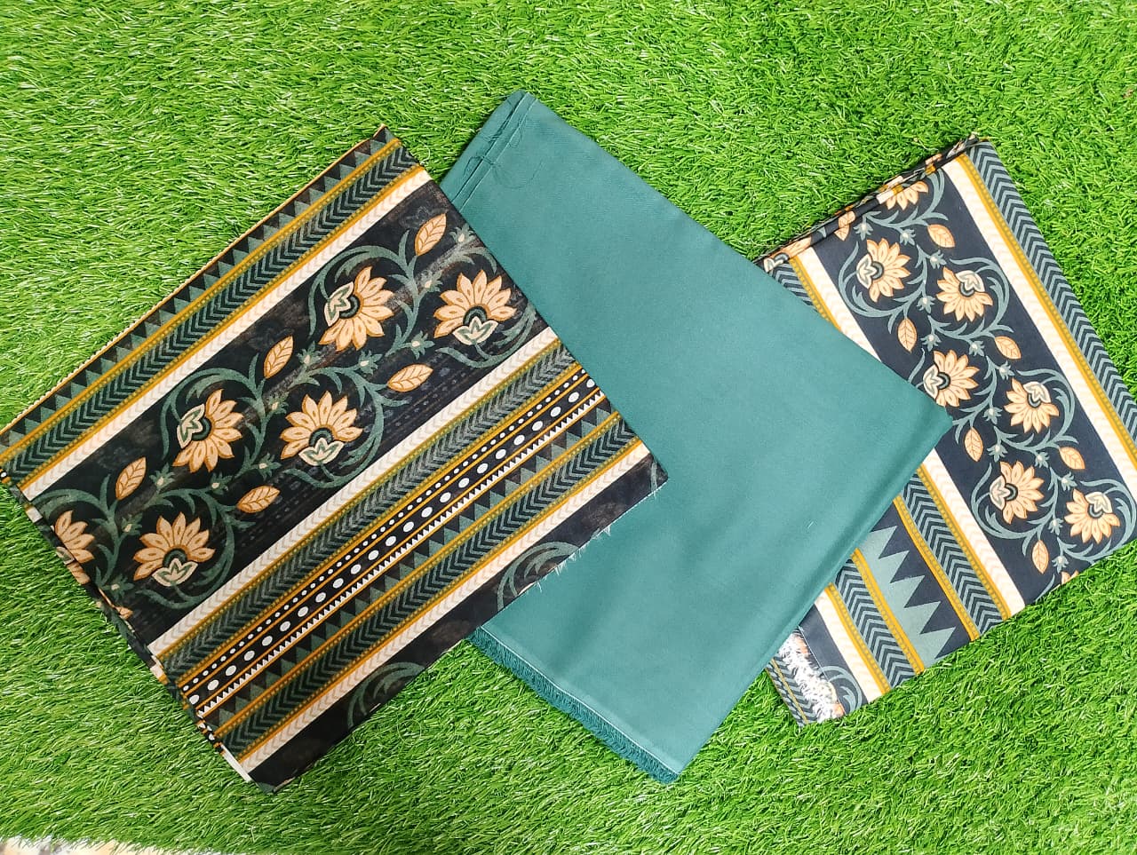 Alkaram Printed Luxury Lawn 3pc D07