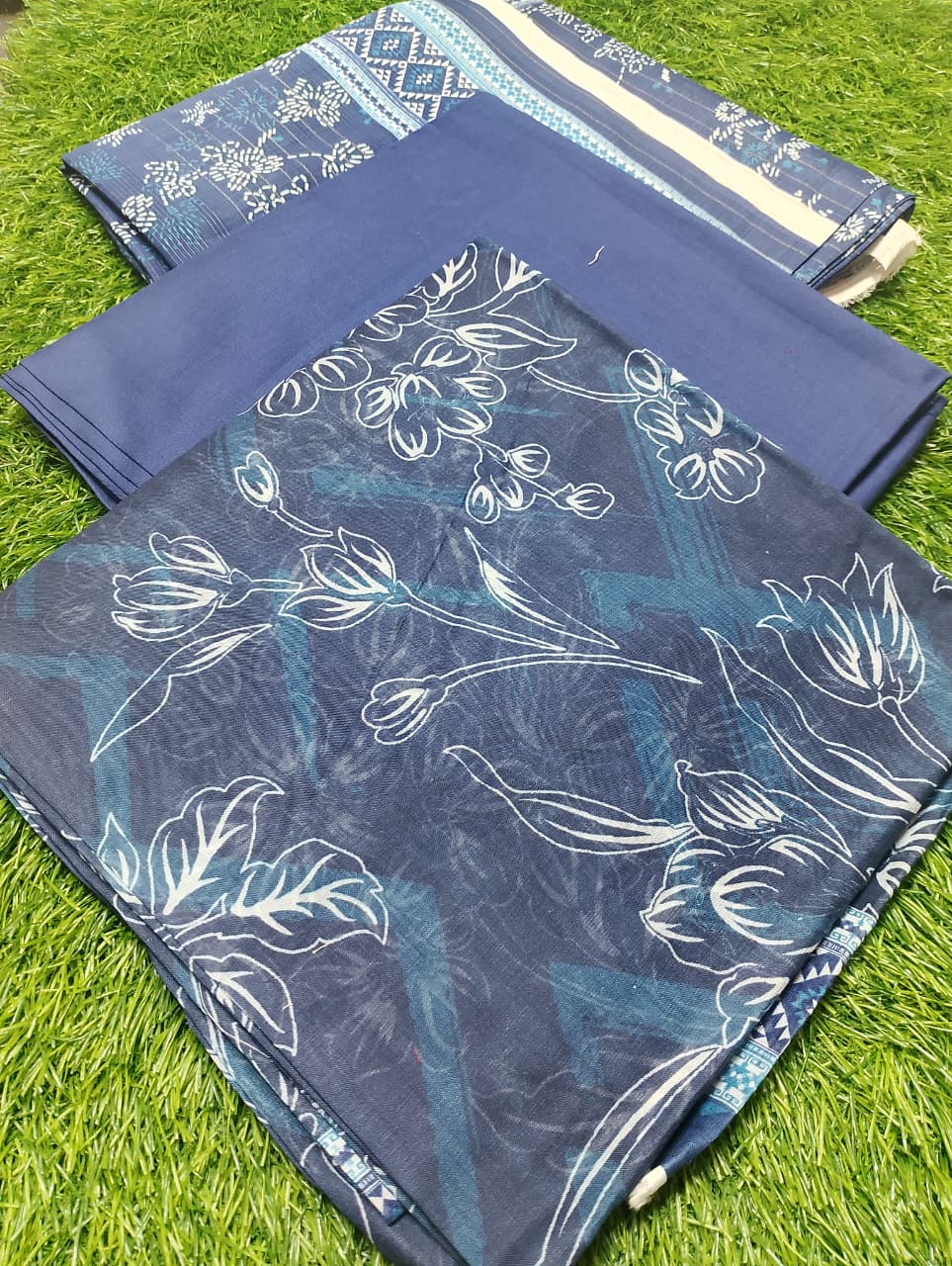 VS Shahkar Printed Premium Lawn 3pc D2