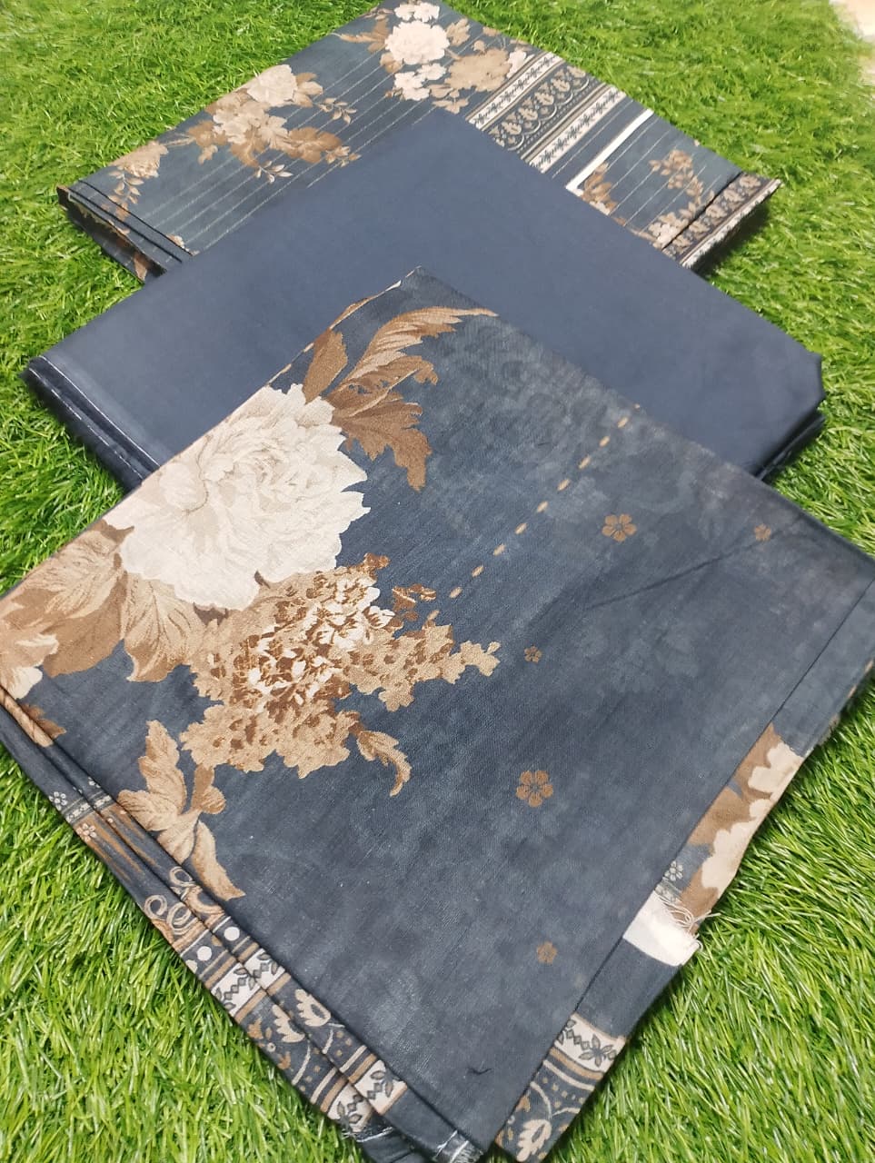 VS Shahkar Printed Premium Lawn 3pc D5