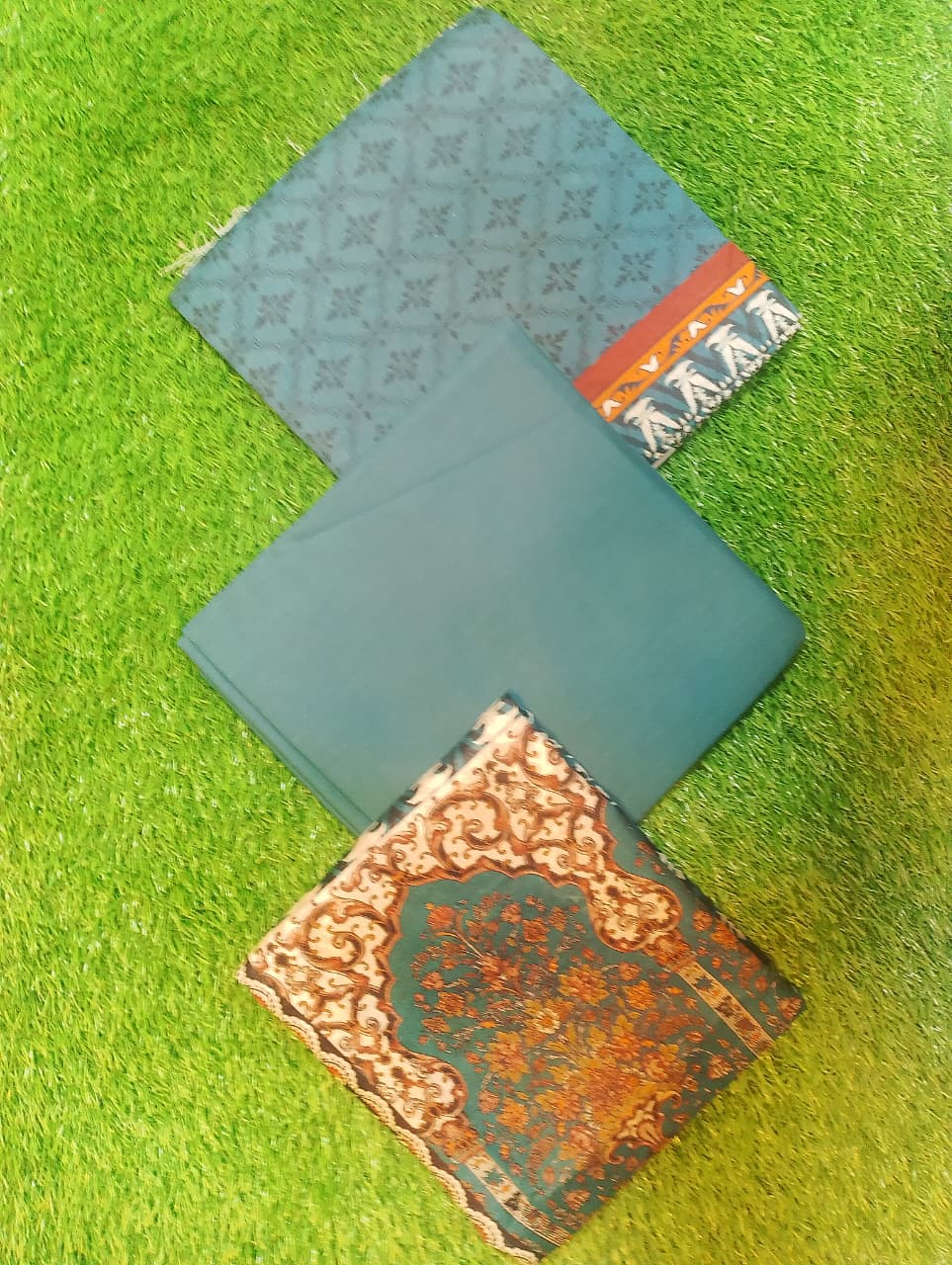 J. Luxury Printed Lawn 3pc Vol-1.D3