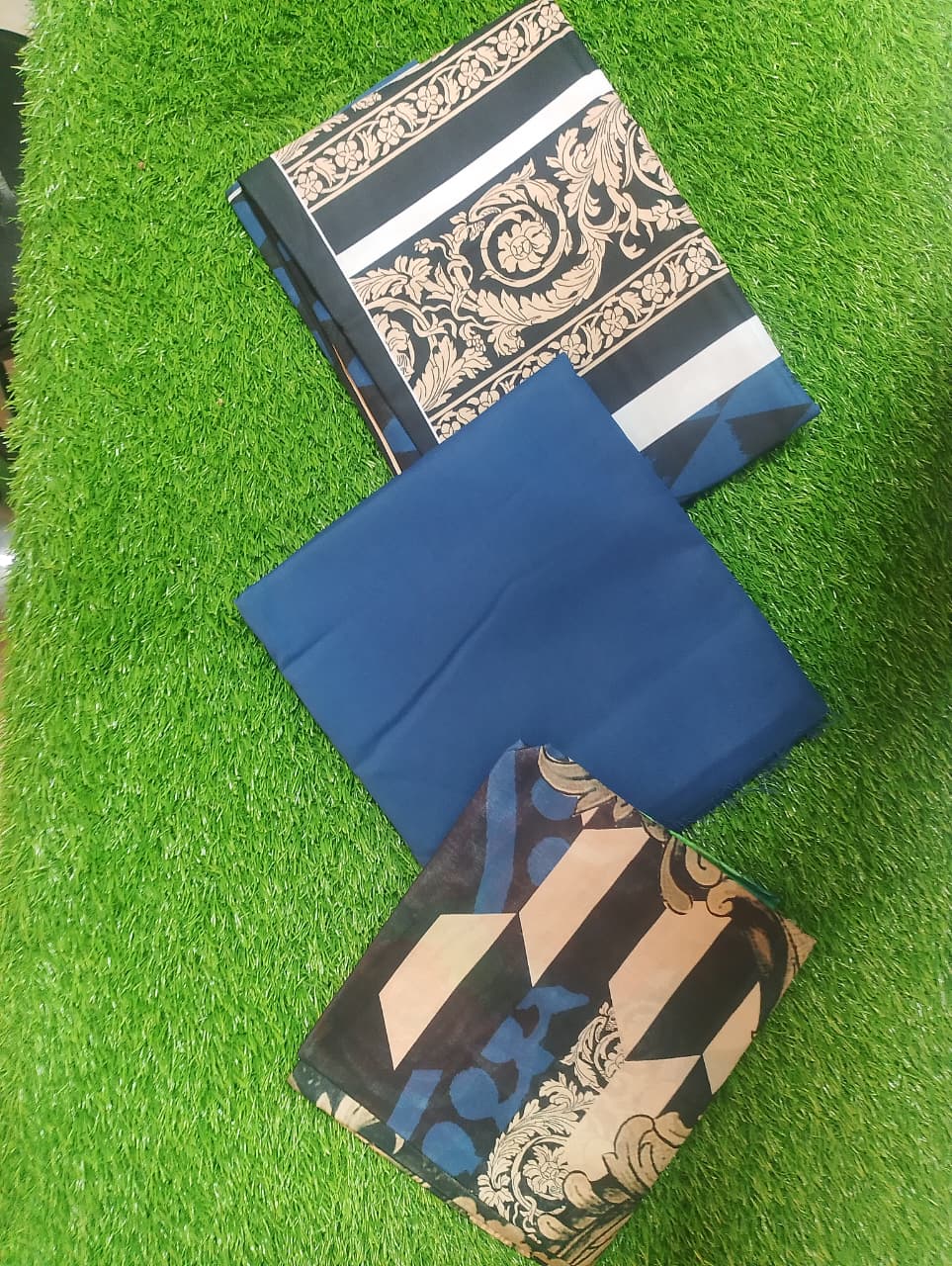 J. Luxury Printed Lawn 3pc Vol-1.D6