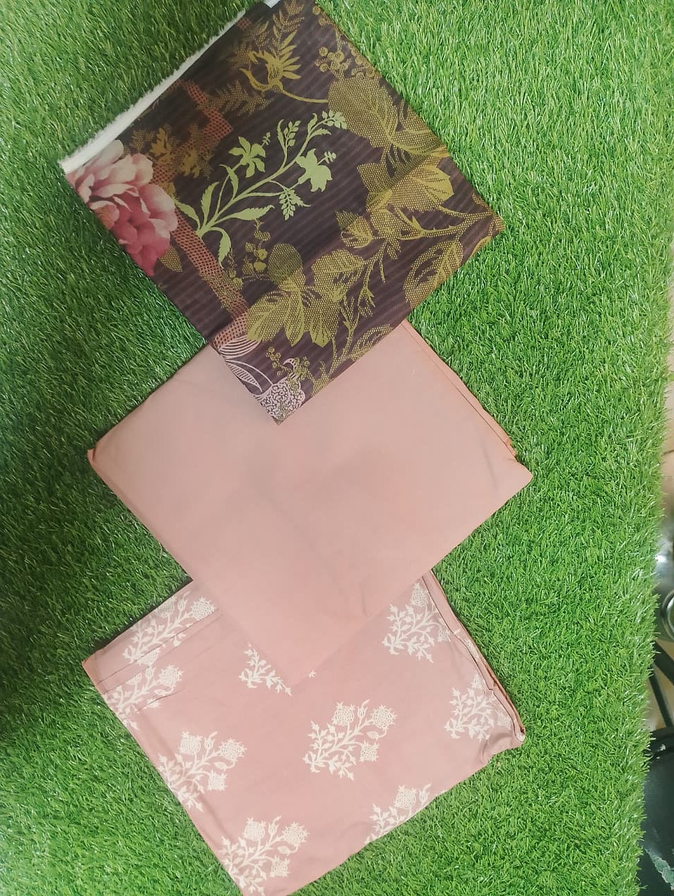 J. Luxury Printed Lawn 3pc Vol-1.D7