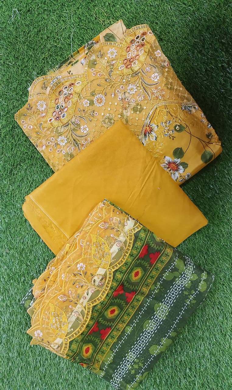 ZESH Printed Embroidered Lawn 3pc-D4